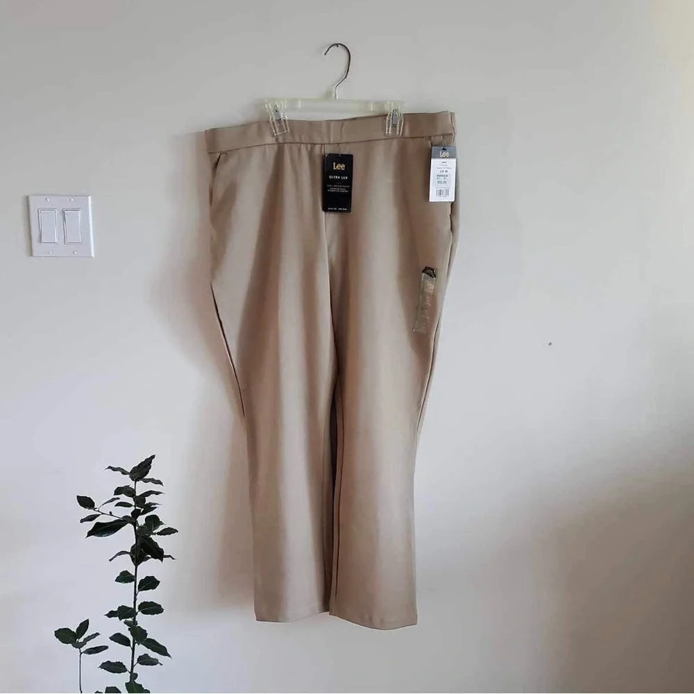 Lee Womens Khaki The Any Wear Pant NWT